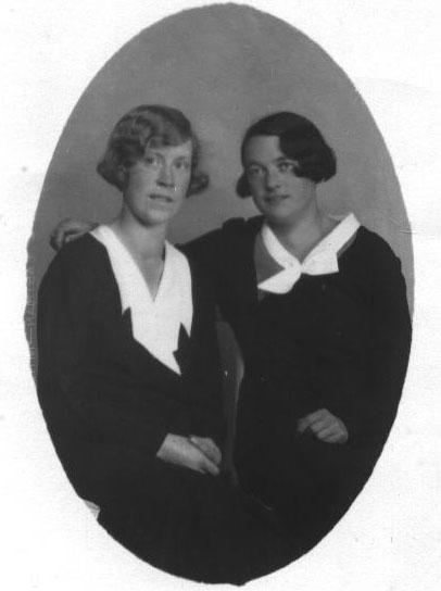 bild003.jpg - Farmor Ingeborg och "Simas" Anna Lundberg 1932