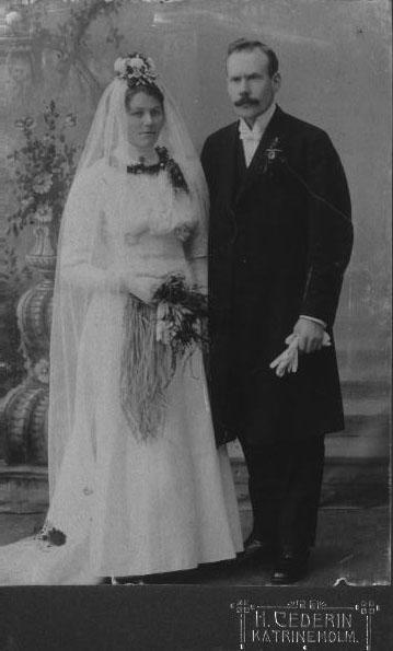 bild014.jpg - Farmors morbror Johan Carlsson (1881-1962) med fru