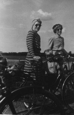bild176.jpg - Anna, pappa Walter och farmor Ingeborg